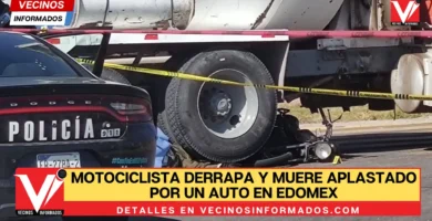 FATAL: Motociclista derrapa y muere aplastado por un auto en Edomex