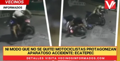 ¡Ni modo que no se quite! Motociclistas protagonizan aparatoso accidente en calles de Ecatepec | VIDEO