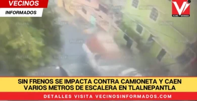 Un accidente se registró en la colonia Doctor Jorge Ramírez Cantú, en el municipio de Tlalnepantla, cuando un automóvil perdió los frenos y se impactó contra una camioneta. Debido a la fuerza del choque, ambos vehículos terminaron cayendo por una escalera, recorriendo varios metros antes de detenerse.