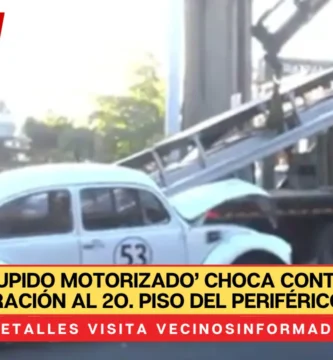 ‘Herbie de Cupido Motorizado’ choca contra pluma de incorporación al 2o. piso del Periférico en CDMX