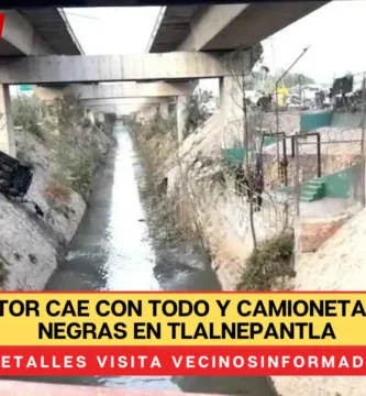 Conductor cae con todo y camioneta a aguas negras en tlalneapantla