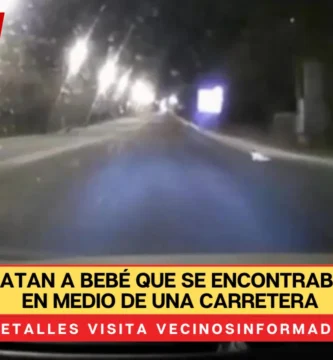 Video: Rescatan a bebé que se encontraba gateando en medio de una carretera congelada en Rusia