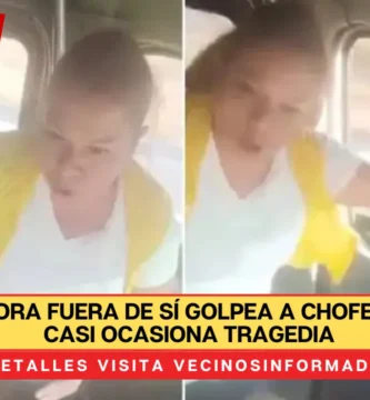VIDEOS: Señora fuera de sí golpea a chofer de combi y casi ocasiona tragedia