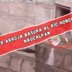 Mujer arroja basura al Río Hondo en Naucalpan