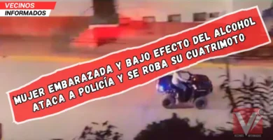 Mujer embarazada y bajo efecto del alcohol ataca a policía y se roba su cuatrimoto en Puebla
